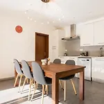 Suprana - Piscine Privee & Nature, 10 Pers Holiday home *