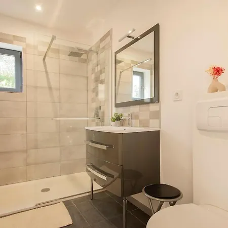 Suprana - Piscine Privee & Nature, 10 Pers Feriehus