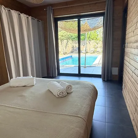 بيت للعطل Suprana - Piscine Privee & Nature, 10 Pers زونزا