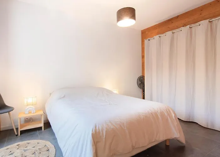 Suprana - Piscine Privee & Nature, 10 Pers Feriehus *