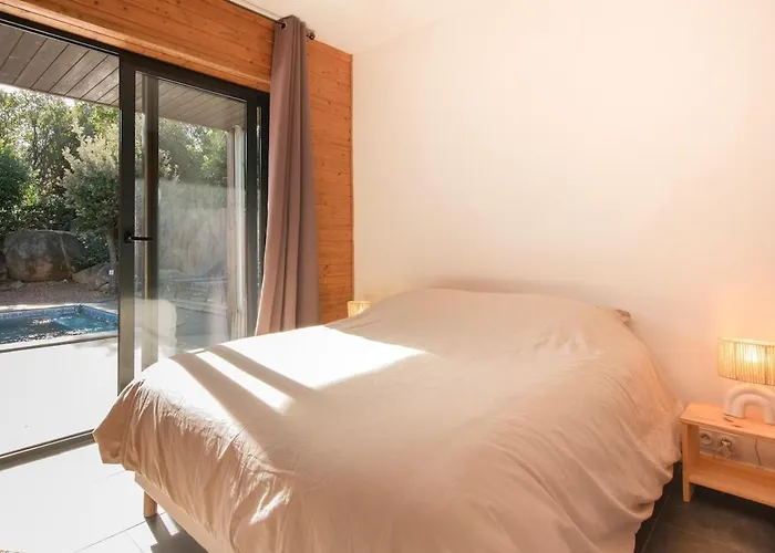 Suprana - Piscine Privee & Nature, 10 Pers Feriehus *